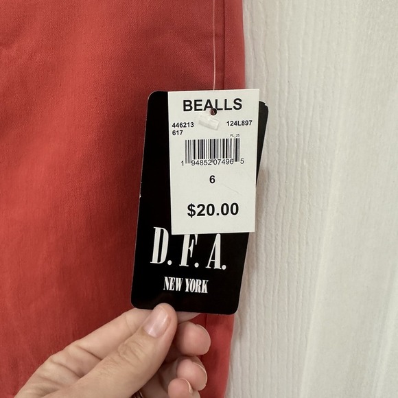 DFA New York Women's Pull On Elastic Top Shorts Size 6 Salmon Orange NWT - Picture 2 of 6